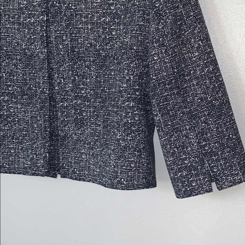 Women's Gray Textured Button-Front Jacket - Picture 14 of 16
